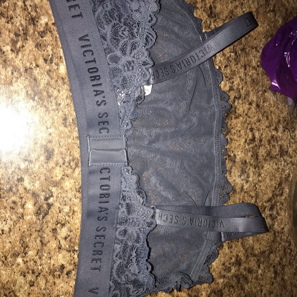 Victoria Secret Bras - Picture 2 of 4